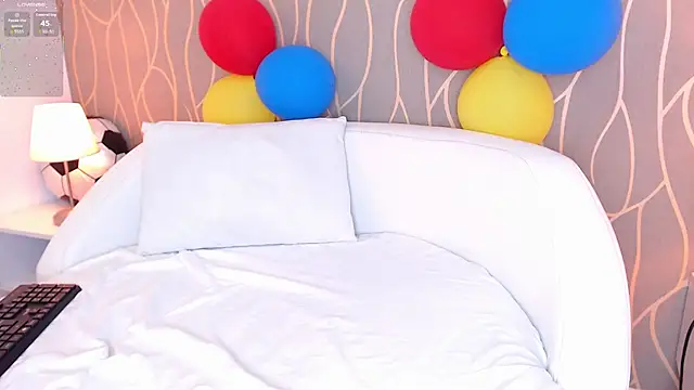 Victoria_Madore live