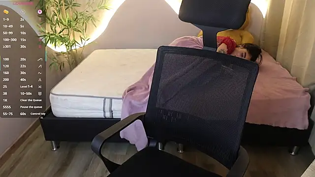 Emma_Lirys live
