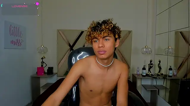 Anyelo_Twink live