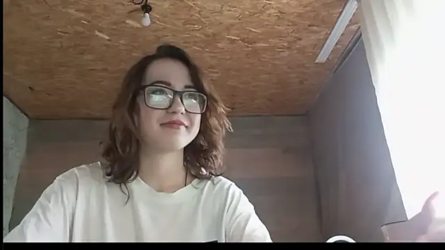 OliviaMoment live