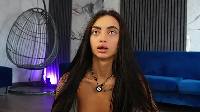 RachelRavee live