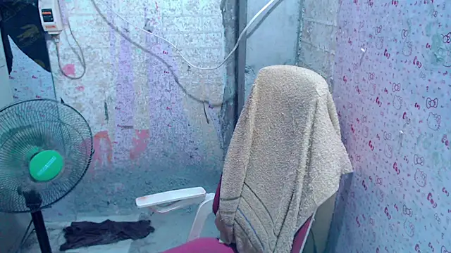 JuicyFoxCock live