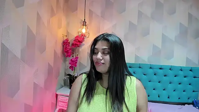 LindaBreeS live