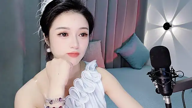 Momo-Wow live