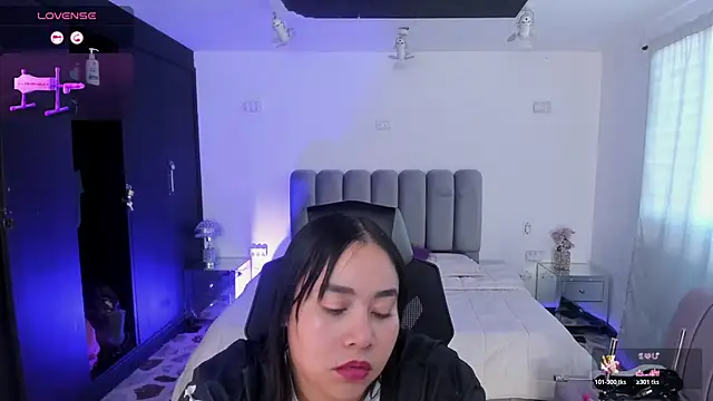 ThaliaBrookss_ live