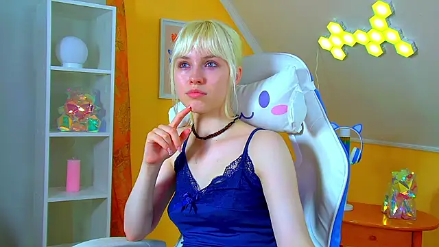 HannahHollis live