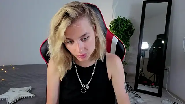 NoraMoreau live
