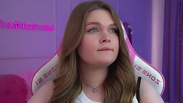 CrystalLyons live