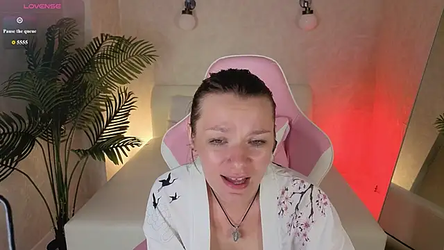 kira_hatti live