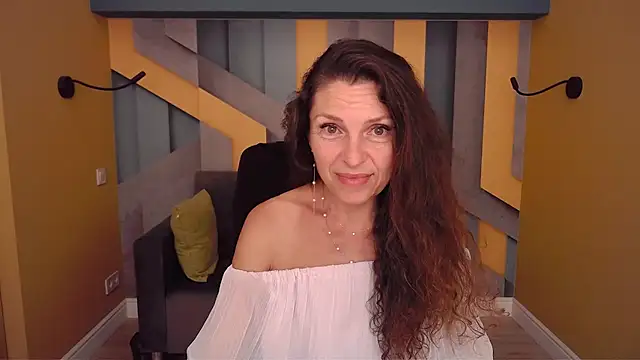 EllaLong live