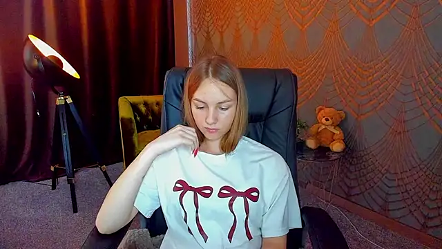 MilaAddams live
