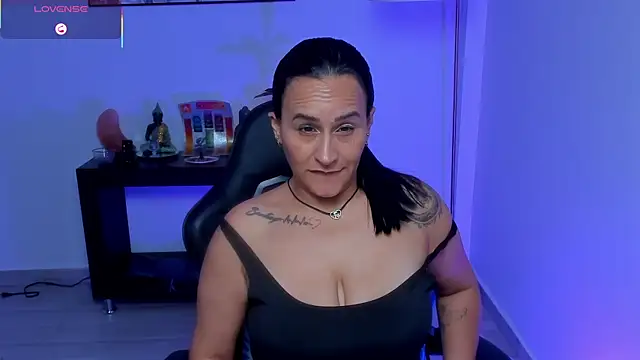 Sara_Charmy live
