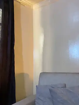 Isabella_collins- live