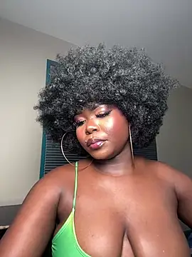 WomanNextdoor1 live
