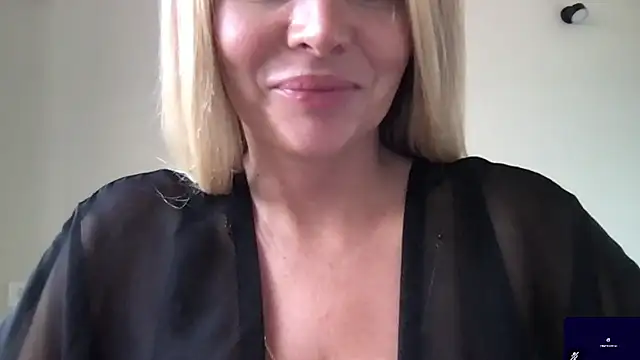 Chloeblond live