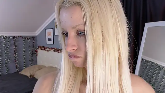 Naomi_Demio live