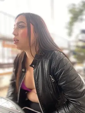 IvyRoose_Pink live