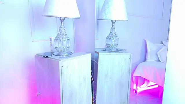 VioletBloomm live