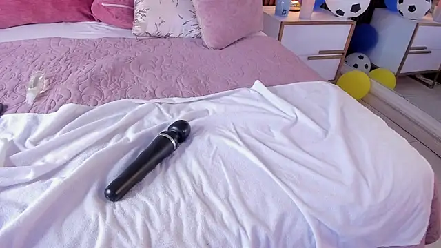 zoehiltonn live