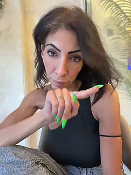 Yasmiinee live