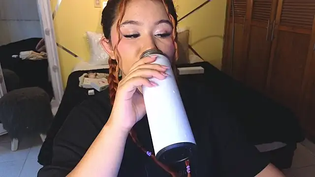 attenea_cutte live