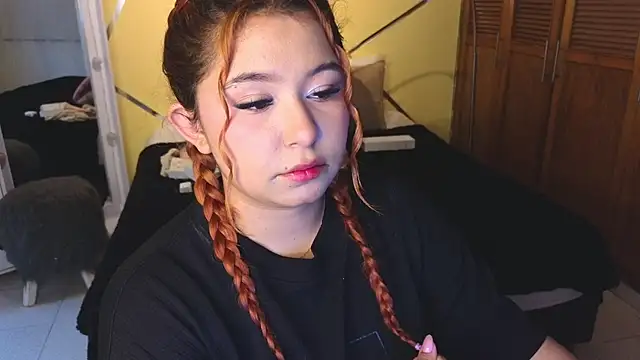 attenea_cutte live