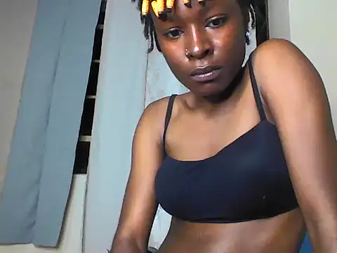 freakyqueenB live