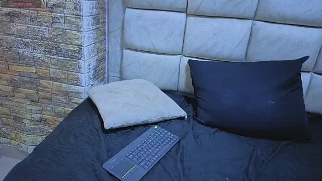 ScarlettVelvet1 live