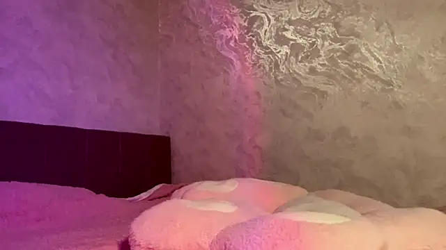 CarolynHale live