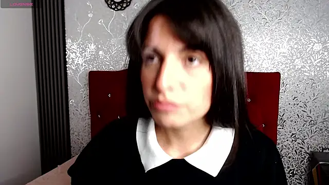 MiaVelasquez01 live
