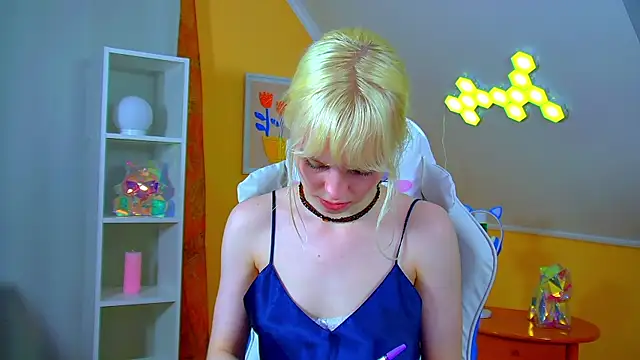 HannahHollis live