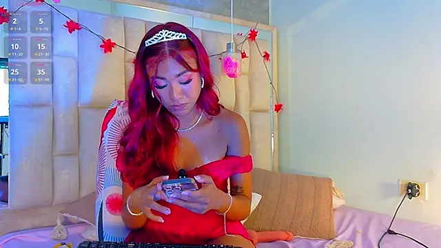 Bella-Sanders live