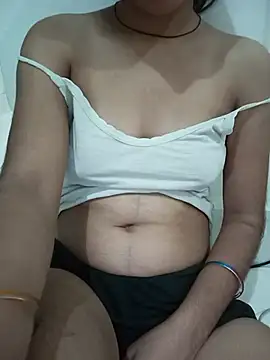 Meenakshi_rajput live