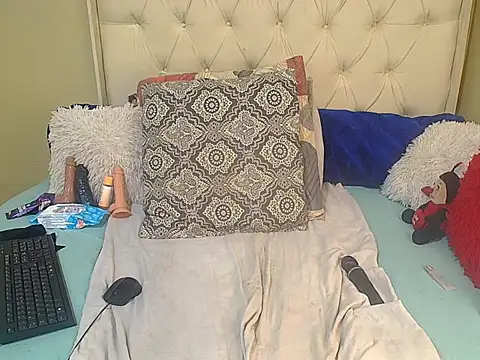NoviaveeXXX live