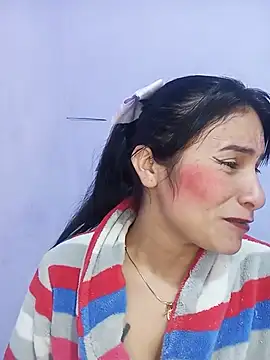 laurahotdirty live