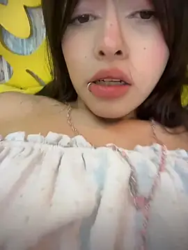 CuteLilAngelXXX live