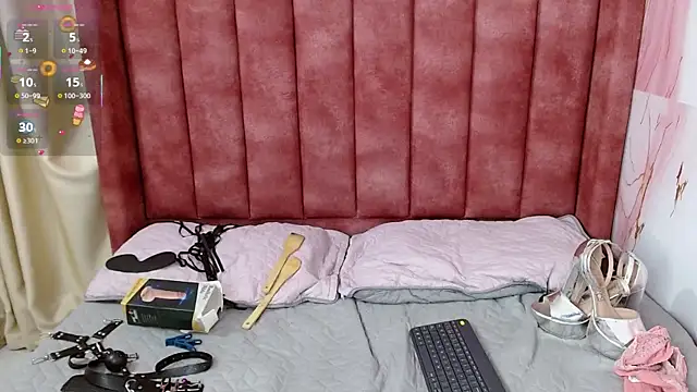 hilaryythompson live