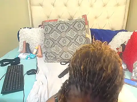 NoviaveeXXX live