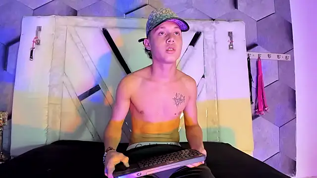 AxelAndCloe live