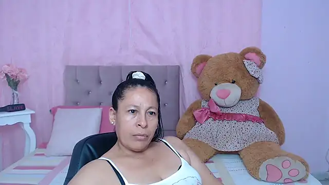 mature_martina live