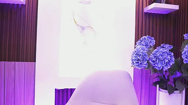 BrianaLane live