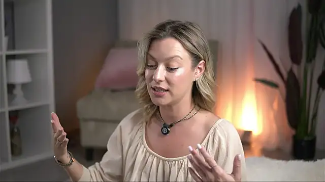 AnnastasiaMills live