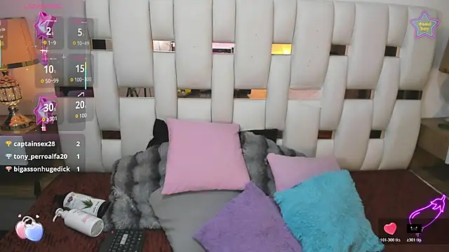 Nauthy_Nahomi live
