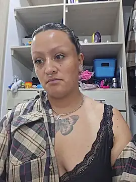 selenahotfire live