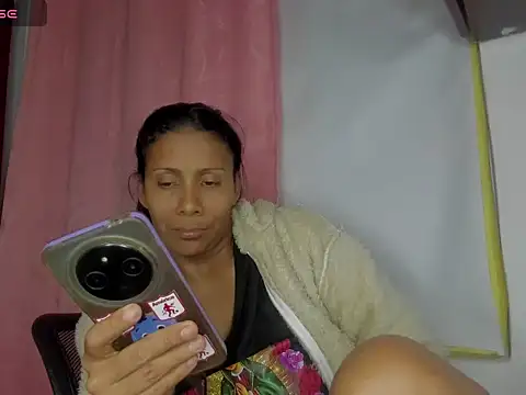 NENITA_HOTT live