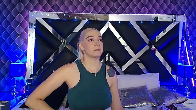 victoriaa_lee_ live