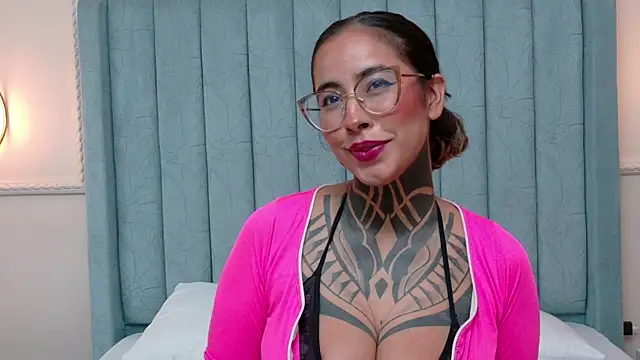 NicoleBlum live