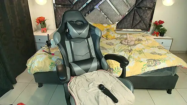 MysticMature live