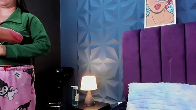 NicoleJonss live