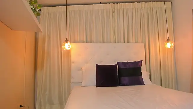 Samantha_Lenox live